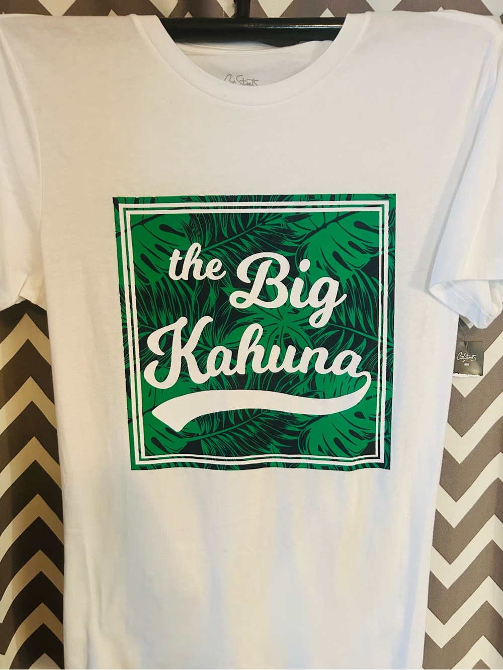 Men’s "The Big Kahuna" Graphic Tee - White & Green